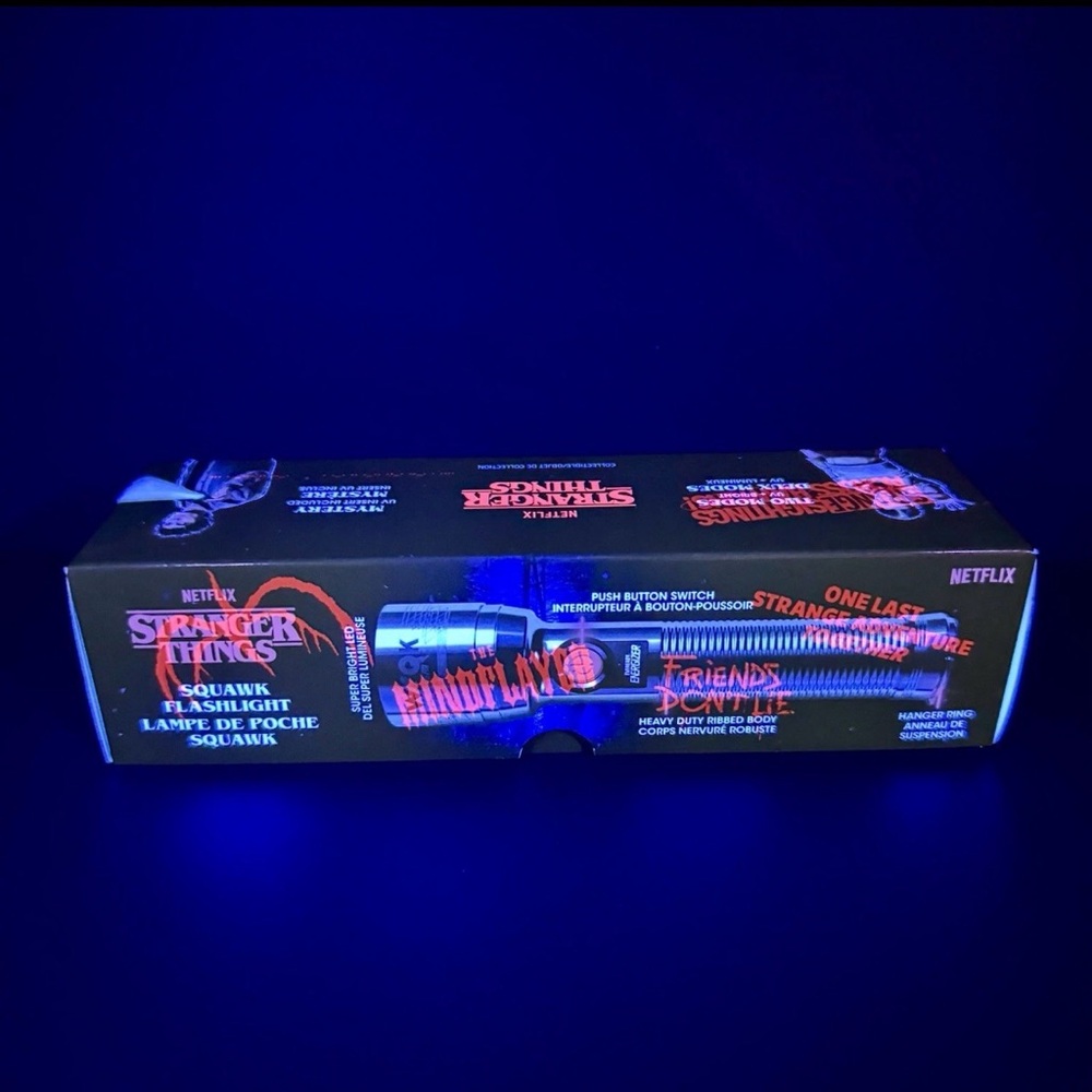 Netflix Stranger Things Energizer WSQK Squawk LED Flashlight Collector Edition - Picture 3 of 3